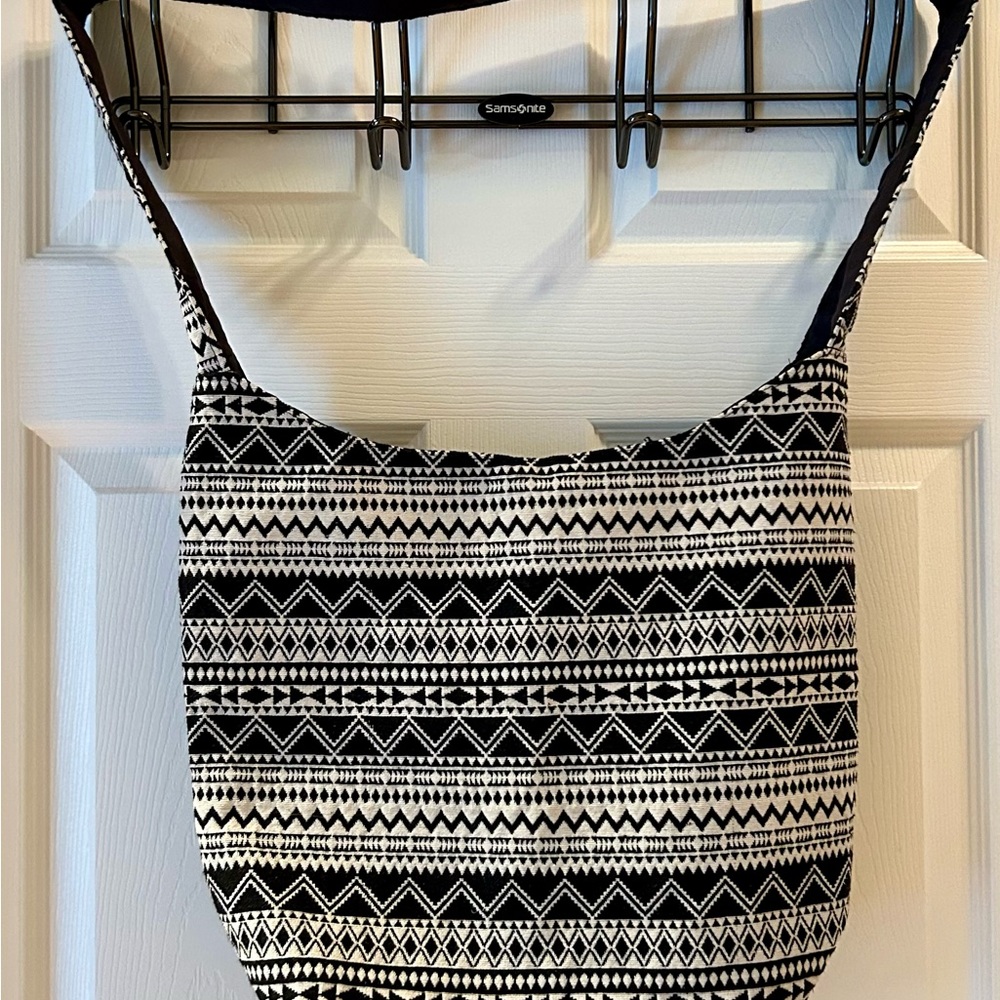 Purse - Picture 2 of 7